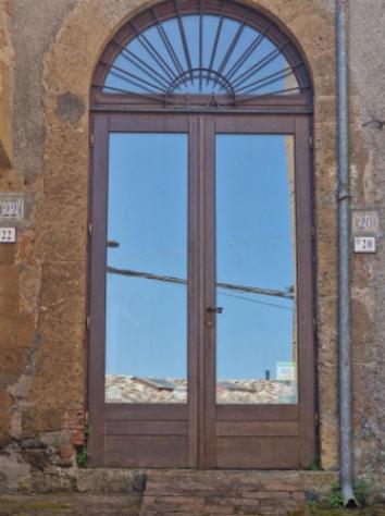 Immobile in asta di 558 m² con più di 5 locali in vendita a Sorano