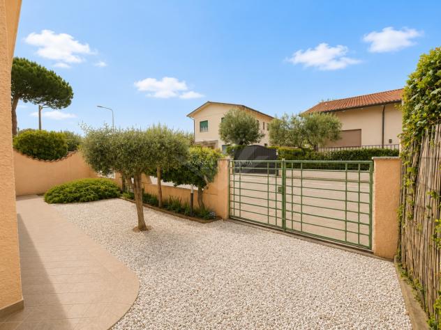 APPARTAMENTO di 5 vani e di 85 mq (PIETRASANTA - Tonfano) rif. 488/V - Foto 11