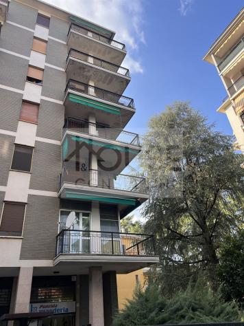 BILOCALE IN CENTRO COMPLETAMENTE RISTRUTTURATO E ARREDATO - Foto 9