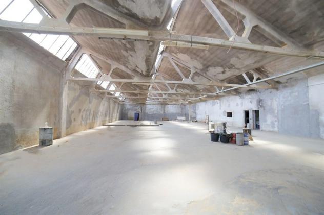 Truggio vendesi capannone di 700 open space