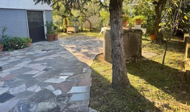 Semindipendente in vendita a Luni