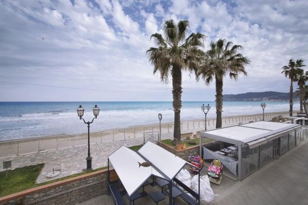 Alassio, vendesi mono bilocale sul mare.
