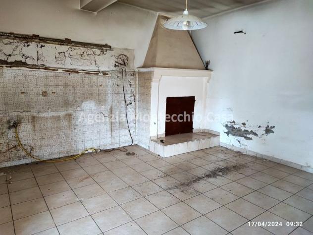 TIPICA CASA COLONICA MARCHIGIANA DI AMPIE DIMENSIONI CON LOCALI USO DEPOSITO E CORTE ESCLUSIVA CIRCOSTANTE - Foto 4