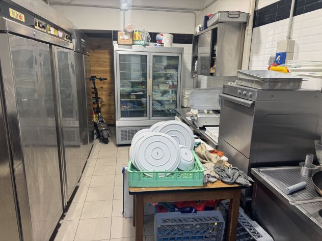 VENDESI BAR RISTORANTE PIZZERIA IN SAN SALVARIO SU 2 LIVELLI PER CENE MUSICALE - Foto 8