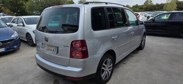 Volkswagen Touran 2.0 Highline Ecofuel - Foto 8