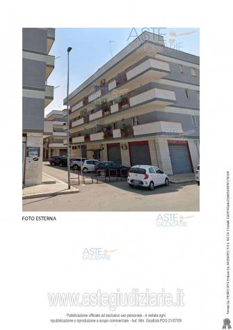 IMMOBILI-IMMOBILE COMMERCIALE-Via Ludovico D'Angiò 26