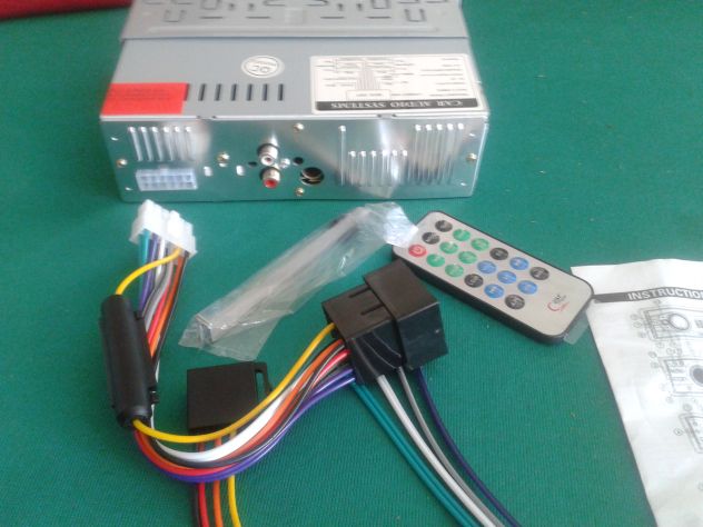 AUTORADIO STEREO bluetooth CON FRONTALINO ESTRAIBILE 100 WATT - Foto 3
