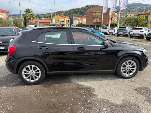 Mercedes-Benz GLA 180 d Business - Foto 8