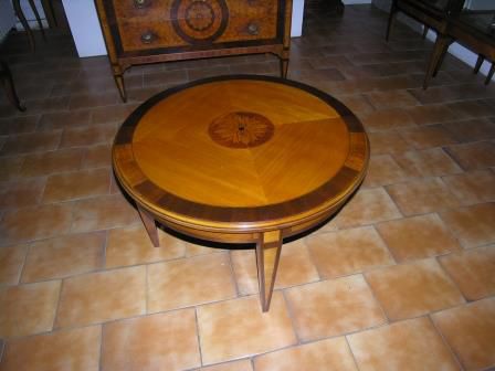 Tavolino da salotto classico rotondo
