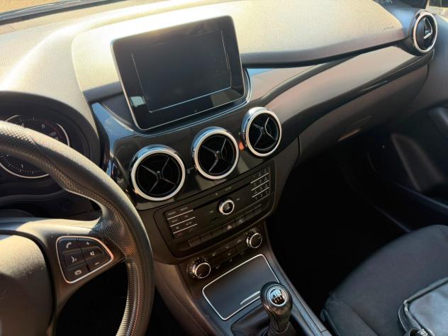 Mercedes-Benz B180d 10/2015 126000km!!! - Foto 9