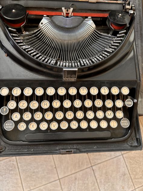 Macchina da scrivere Olivetti - Foto 9