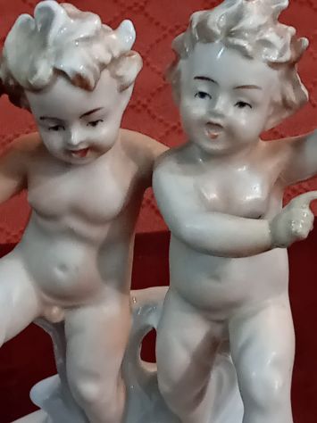 ANTICA RARA COPPIA DI PUTTI ALLEGORICI IN CERAMICA DIPINTA DORATA - Foto 4