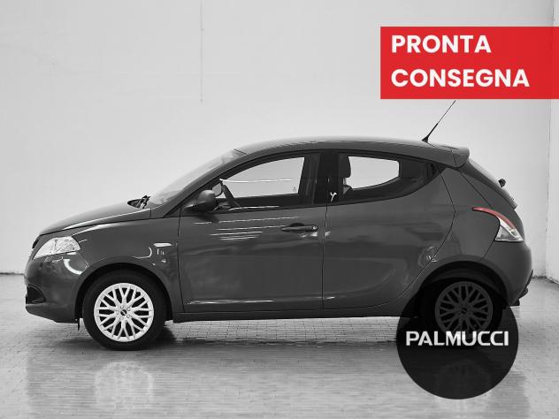 Lancia Ypsilon 1.2 69 cv Silver - Foto 3