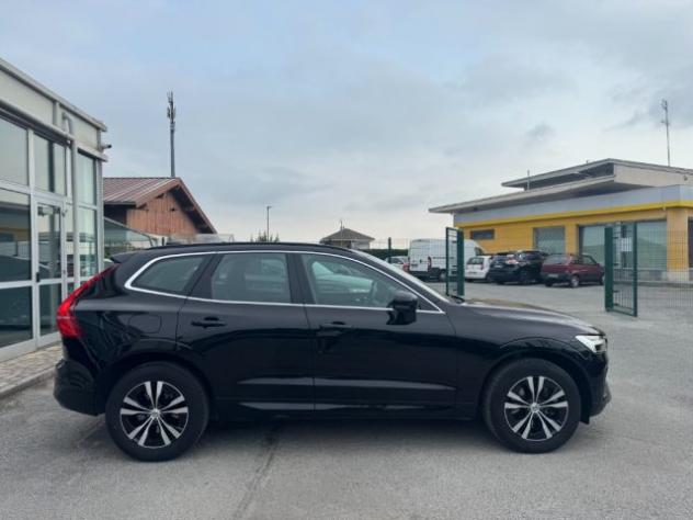 VOLVO XC60 B4 (d) AWD Geartronic Momentum rif. 23966615 - Foto 4