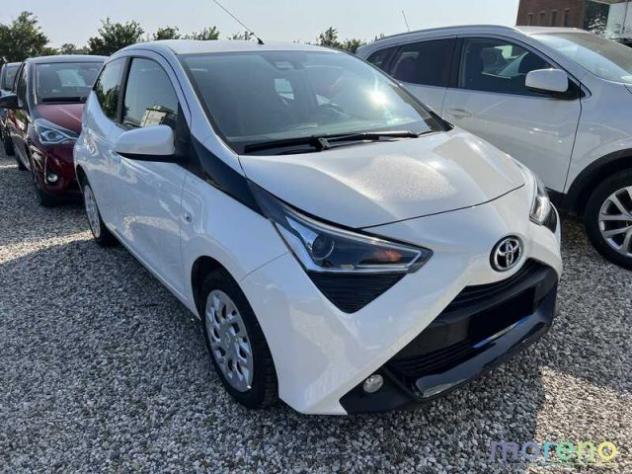 TOYOTA Aygo 1.0 72 CV x-play rif. 19121110 - Foto 2