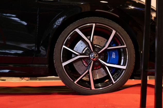 VOLKSWAGEN Golf GTI 2.0 TSI R DSG 4Motion 4X4 20 YERS PERFOR.AKRAPOVIC rif. 23100436 - Foto 9