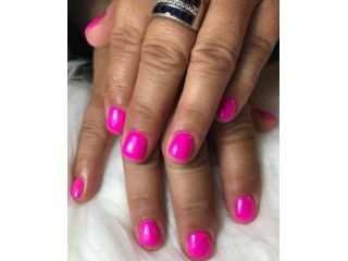 Massaggi - benessere Bologna - Ricostruzione unghie e smalto semipermanente Tel:3914528157