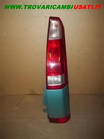 FANALE POST.D.(fino al 12/2005) ROSSO OPEL MERIVA (X03) 1.6 / 1.8 / 1.7 CDTI  Parti elettriche  Fanaleria  Fanali  Fanale post. sx. OPEL - MERIVA A -