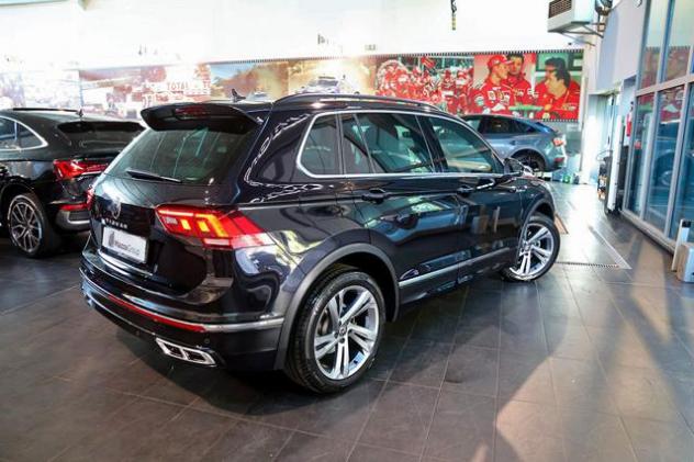 VOLKSWAGEN Tiguan 2.0 TDI 150cv SCR DSG R-Line rif. 23851759 - Foto 9