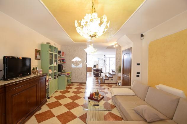 VILLA A SCHIERA di 4 vani e di 252 mq (CAERANO DI SAN MARCO) rif. CM6_1 - Foto 6