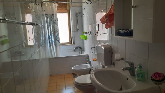 BILOCALE PER 4 POSTI LETTO COMODI AD AVOLA AFFITTASI A DITTA X OPERAI CHE - Foto 4