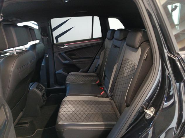 Volkswagen Tiguan Tiguan 2.0 tdi R-Line 150cv dsg - Foto 9