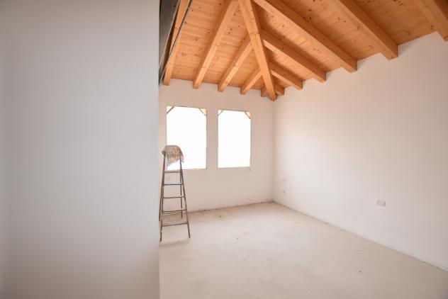 CASA AFFIANCATA di 7 vani e di 175 mq (PEDEROBBA) rif. DB030AB - Foto 9