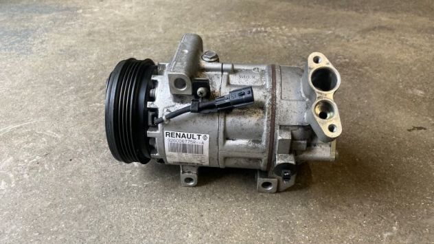 Compressore climatizzatore Dacia Sandero 1.2 benzina del 2016 (926006775R)