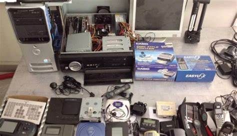Ritiro smaltimento computer fissi e notebook ecc....