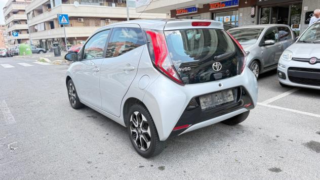 Toyota Aygo 1.0 VVT-i 72 CV 5 porte x-play MMT LED PDC CERCHI 16 KAMERA CAR PLAYBLUETOOTH - Foto 4