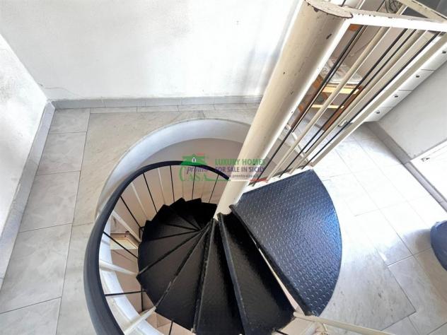 Rif: 2707 Soluzione indipendente su tre livelli con terrazza nel cuore di Comiso - Foto 4