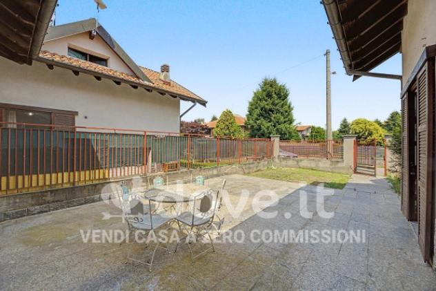 Villa di 300 m² con più di 5 locali e box auto in vendita a Ferno - Foto 6