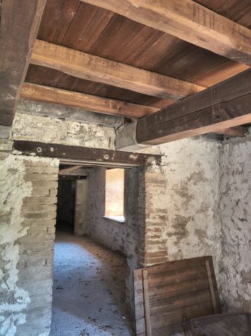 UMBRIA -CASALE SINGOLO IN PIETRA DA RIFINIRE IN BORGO INCANTATO - Foto 4