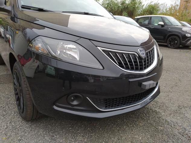 Lancia Ypsilon 1.0 FireFly 5 porte S&S Hybrid Silver - Foto 3