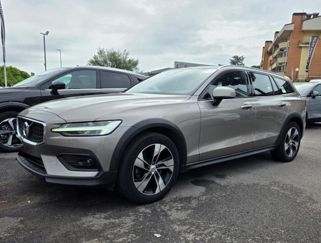 Volvo V60 Cross Country B4 (d) AWD automatico Plus - Foto 2