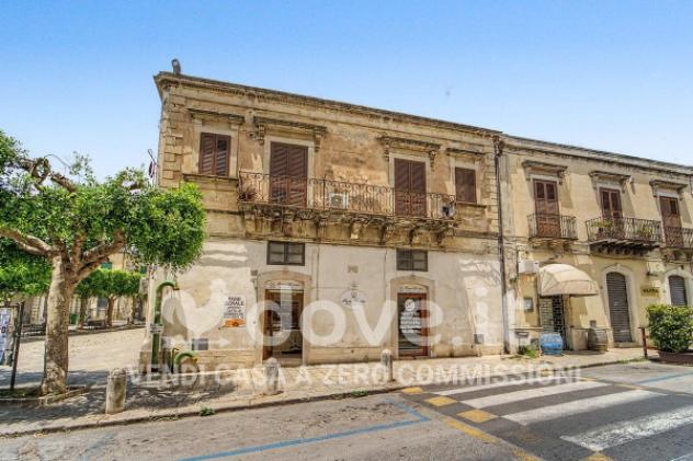 Casa indipendente di 200 m² con più di 5 locali in vendita a Modica - Foto 2