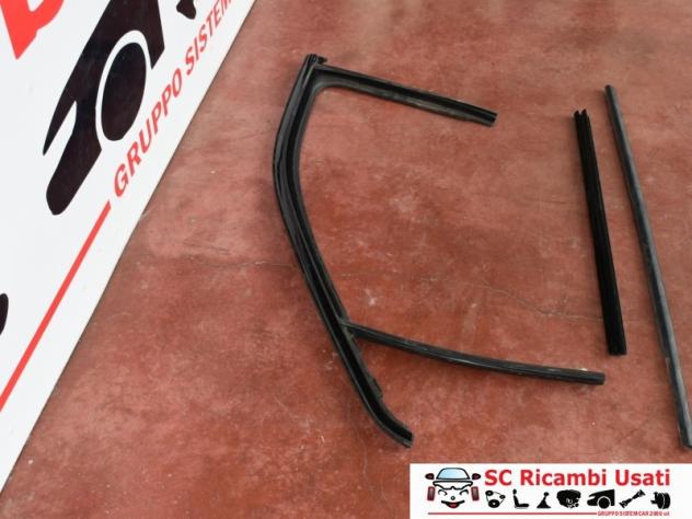 Guarnizione Nera Anteriore Sinistra Jeep Compass - N00229 - Foto 2