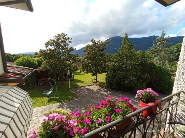 Villa di mq 350 .
Composta da due abitazioni che si vendono in blocco
Nel verde e ben esposta al sole
Poco distante dal centro - Foto 2