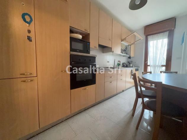 Ampio trilocale con balcone, box e doppi servizi - Foto 5