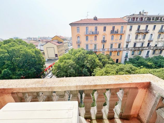 AMPIO TRILOCALE RISTEUTTURATO CON ARIA CONDIZIONATA,MM P. ROMANA - Foto 4