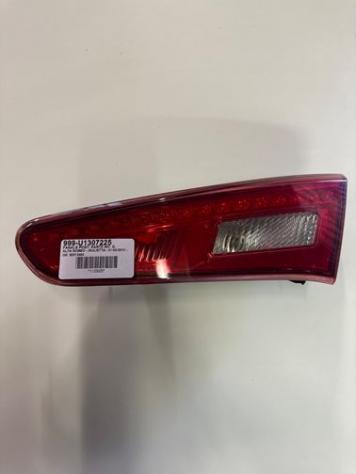 FANALE POST. PARTE INT. D. 999-U1307225 Parti elettriche  Fanaleria  Fanali  Fanale post. dx. ALFA ROMEO - GIULIETTA - 01-03-2010 -