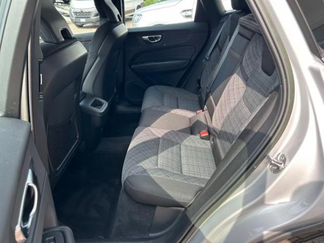 VOLVO XC60 B4 (d) AWD automatico MOMENTUM rif. 24101685 - Foto 7