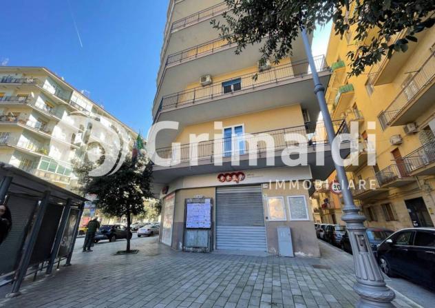 Oltre 3 vetrine in affitto a Salerno - Foto 7