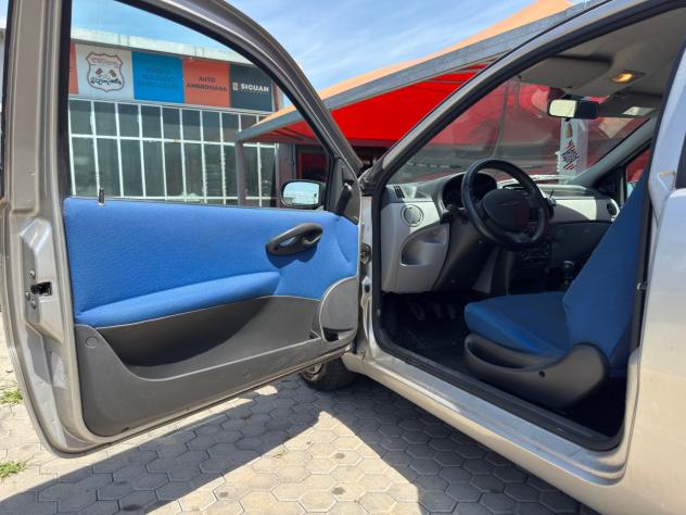 Fiat Punto ADATTA A NEOPATENTATI 1.2i 16V - Foto 9