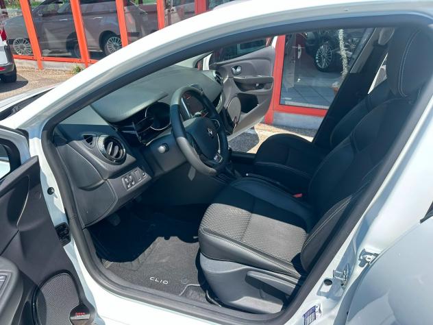 Renault Clio dCi 8V 75 CV 5 porte Moschino Intens - Foto 2