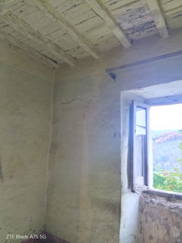 TRILOCALE IN PIETRA DA RISTRUTTURARE DENTRO, VICINO ALLA CASCATA DELLE MARMORE - Foto 9