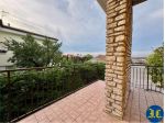 V005490 - AMPIO TRILOCALE CON TERRAZZO ANGOLARE E GARAGE