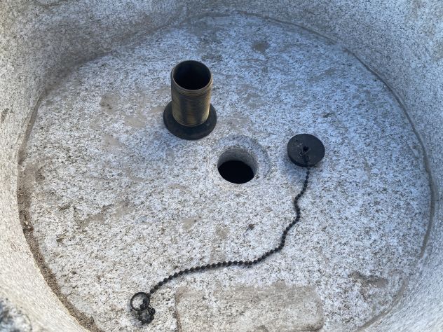 Fontana a colonna rustica in pietra granito - Foto 7