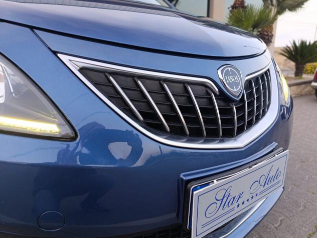 Lancia Ypsilon 1.0 FireFly 5 porte S&S Hybrid Silver - Foto 9