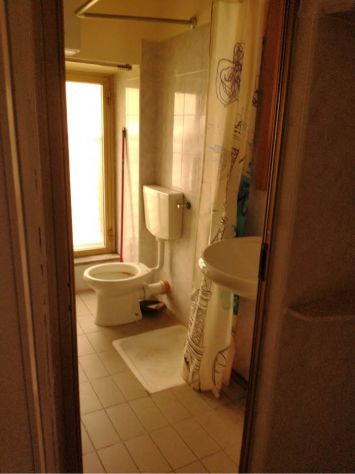 MONOLOCALE IN VIA SAN DONATO: euro 480